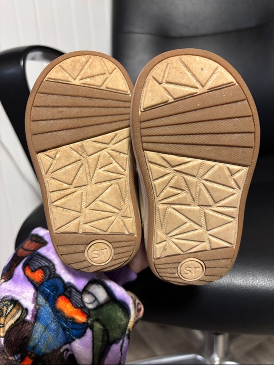 5/$25 Kids Casual Velcro Sneakers in Blue and Cream - Picture 8 of 8